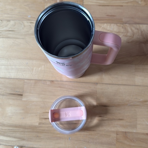 Stanley Pink Tie Dye Tumbler with Handle 40 oz - Picture 3 of 3